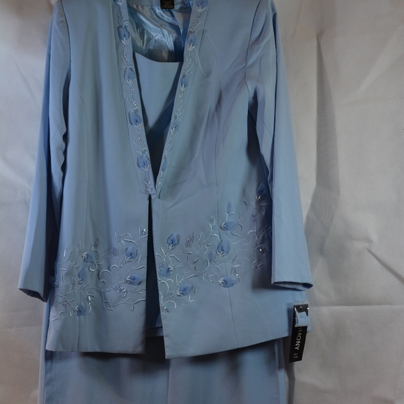 Special Occasion/bridal/Church/MOB Suit Embroidered Beaded Embellished SZ 14 NWT - Picture 9 of 12